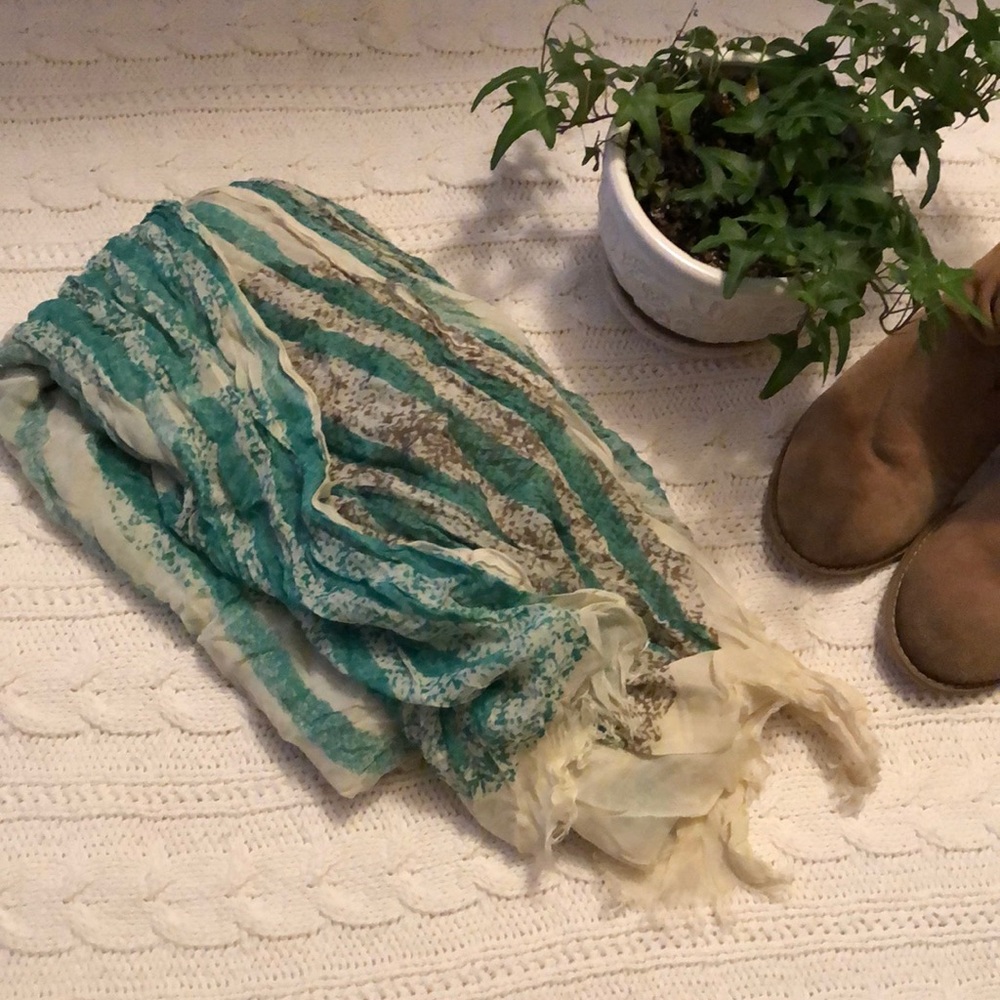 Scarf - Picture 2 of 3